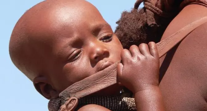 Himba - Donna con bambino